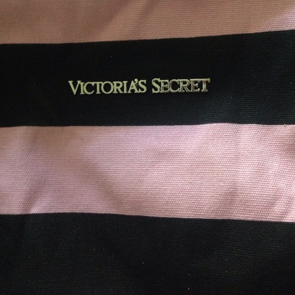 Victoria secret large duffle bag, make offer!