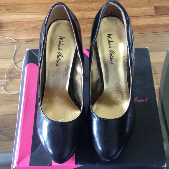 Michael Antonio close toe pumps "lancer"