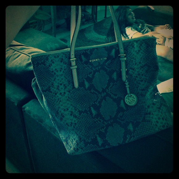 Michael Kors purse like new