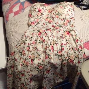 Rue 21 sweatheart floral dress