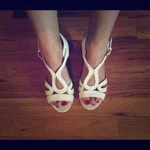 PRICE REDUCED! Guess White Wedge w/ Cork platform