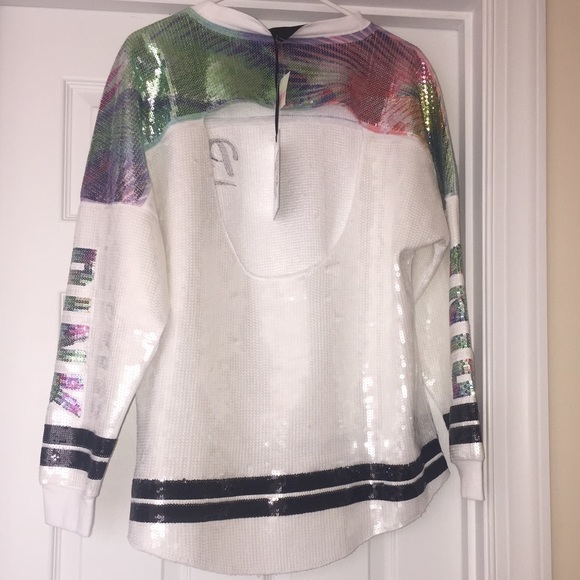 Pink VS Limited Edition Varsity Crew 001 - Picture 2 of 4