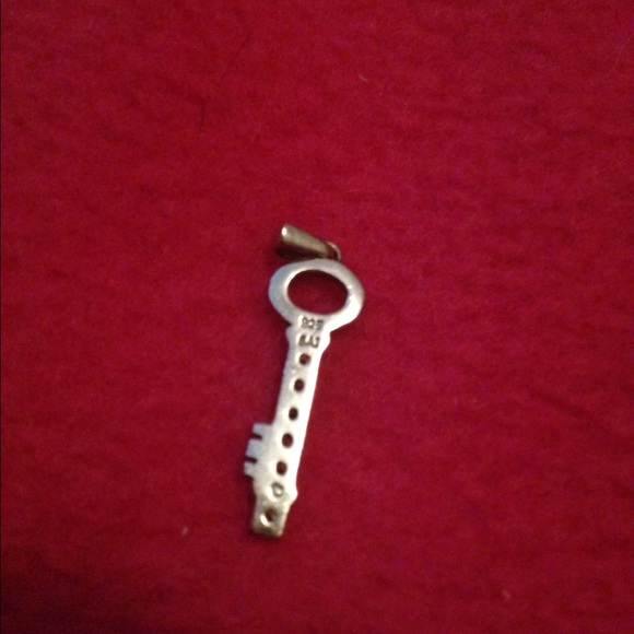 Key charm (silver) - Picture 2 of 3