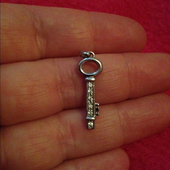 Key charm (silver) - Picture 3 of 3