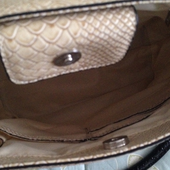 Purse - Picture 4 of 4