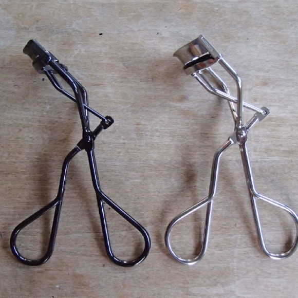 Shiseido and Tweezerman eyelash curler bundle