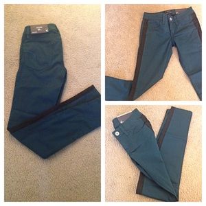 AE dark green skinny jegging w/ black pin stripe