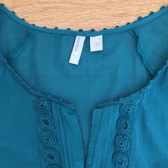Green Old Navy Top - Picture 3 of 4