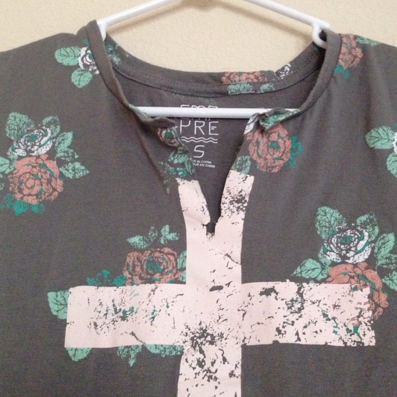 Cross Top - Picture 2 of 3