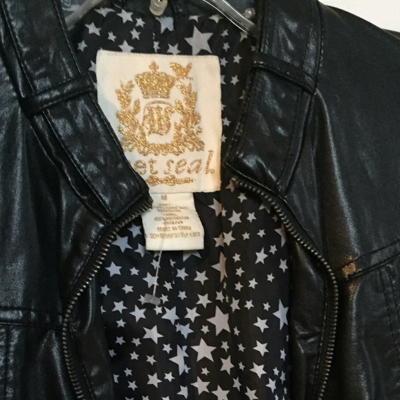 TO BE DONATED - Picture 4 of 4