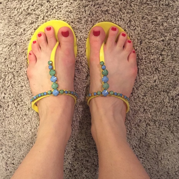 🎉🎉🎉SALE Ann Taylor Loft Yellow Sandals