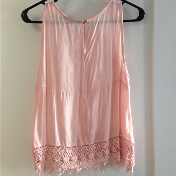 Light pink top with crochet detailing - Picture 2 of 3