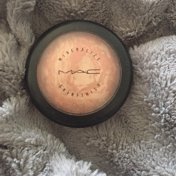 Mac mineral skin finish color: refined