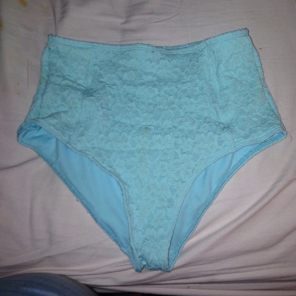Abercrombie& Fitch high waisted bikini bottom