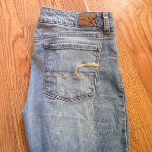Light wash skinny American eagle jeans
