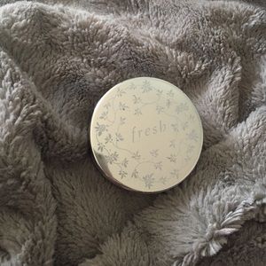 Fresh face luster color: croisette