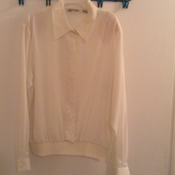 Yves St. Clair blouse size 16 .