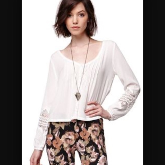 Roxy/Pacsun red blouse with lace detailing - Picture 1 of 2