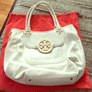 Tory Burch Amanda hobo bag