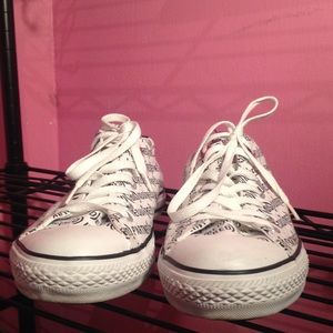 Once Worn Converse (RED)