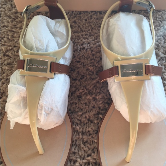 Host pick 6/16 π₯π₯BCBG jelly sandals size 6! NWT - Picture 3 of 4