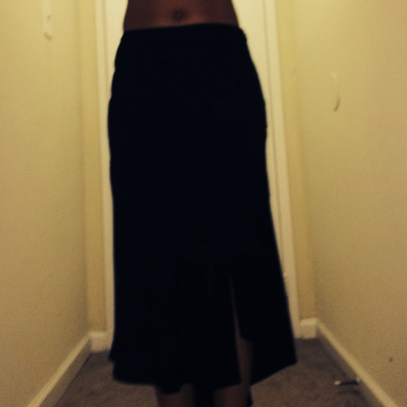 Black high-low skirt