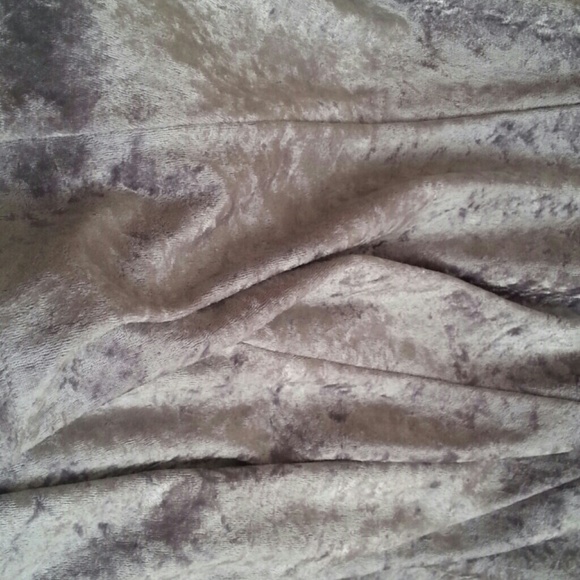 Velvet Dress - Picture 3 of 4