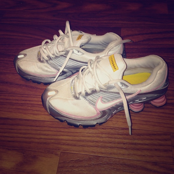 Nike Shoes - Pink Livestrong size 6 NIKE tennis shoes.