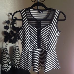 Professional B&W Stripes Top