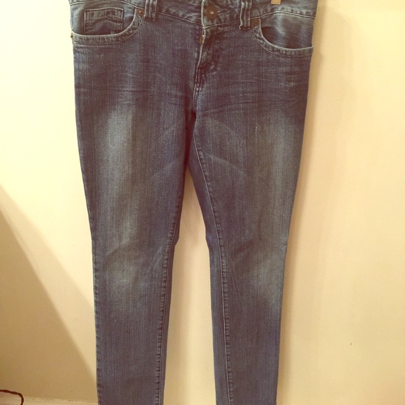 GUESS JEANS