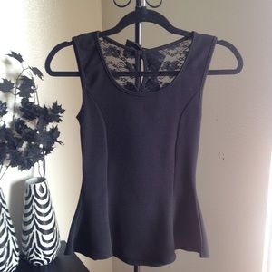 Lace&Bows back Black Top