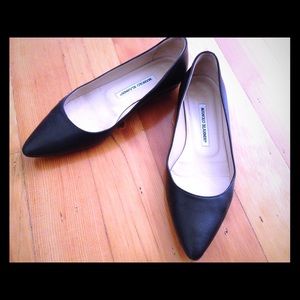 Manolo black flats sz 37