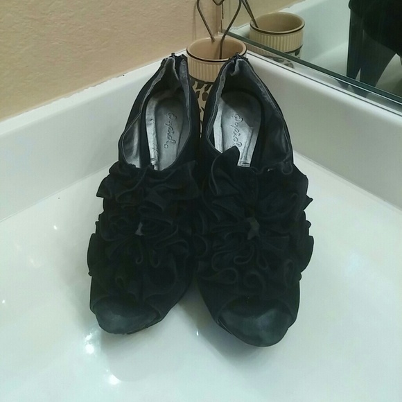 Black Qupid Ruffle booties