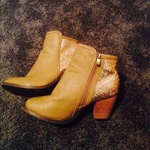 Rue 21 sparkly brown booties with zipper