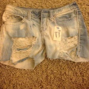 Bleached babe shorts