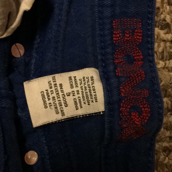 Shorts - Picture 2 of 3
