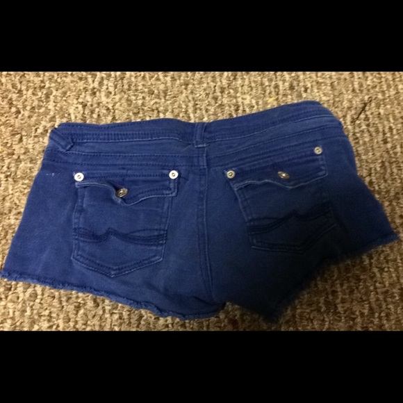 Shorts - Picture 3 of 3