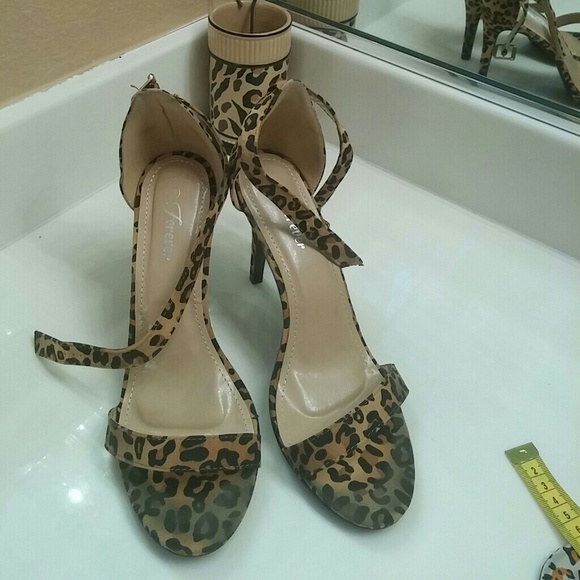 Shoes - Forever Leopard sandals 9