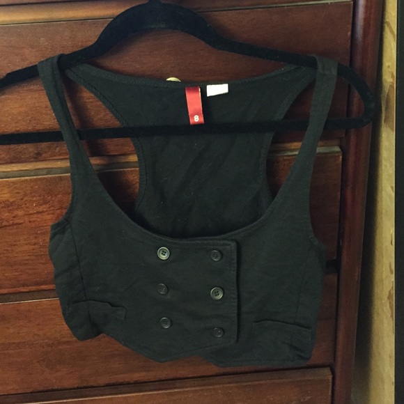 Black crop top best