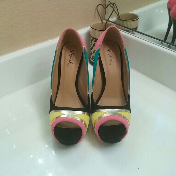 Given Away! Hot summer peep toes 7 1\2 - Picture 2 of 4