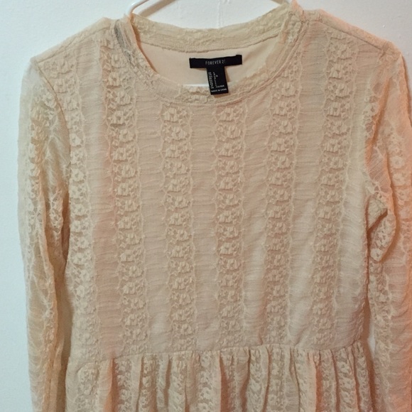 Blush lace dress - Picture 2 of 4