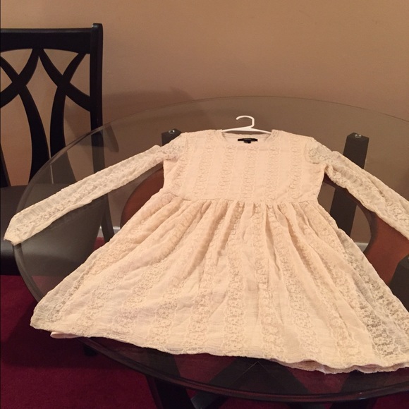 Blush lace dress - Picture 4 of 4