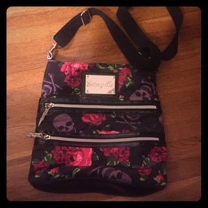Betseyville cross body purse