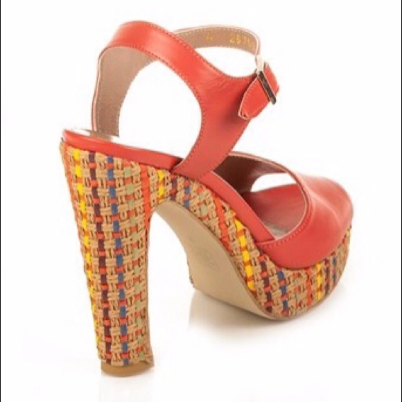 NWT HOTIC ORANGE HEELS . Sz 38. - Picture 2 of 2