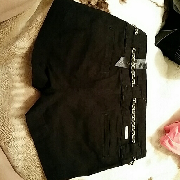 Short - Picture 2 of 2