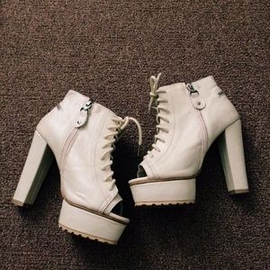 BEIDGE HEELS WITH LACE