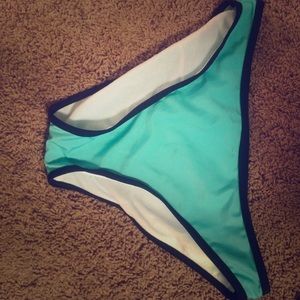 Triangl look alike mint bottoms,Never worn.