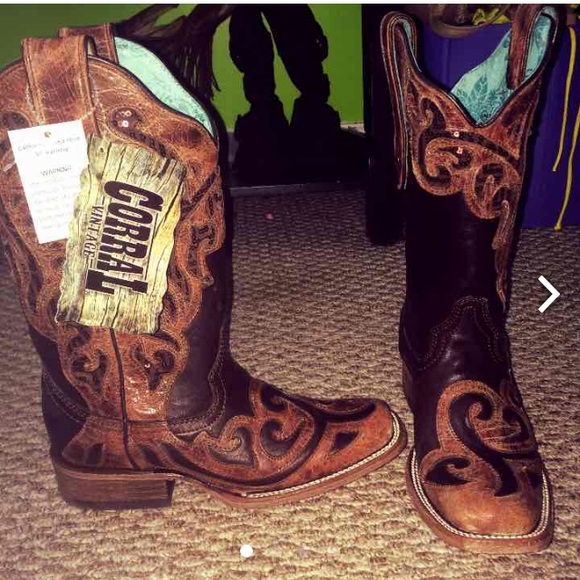 SOLD 🚫Corral boots 5.5
