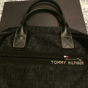 👛 TH purse