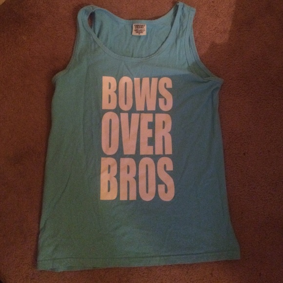 Bows over bros tank top